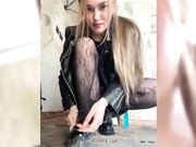 SOFICUMS идет дрочить на полянку