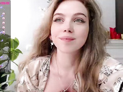 small_blondee