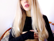 pervyblonde мнет сиськи