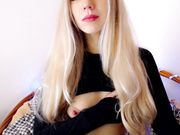 pervyblonde мнет сиськи