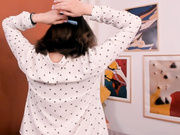 snangel играет с волосами