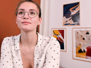 snangel играет с волосами