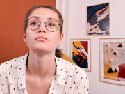 snangel играет с волосами