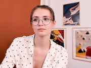 snangel играет с волосами