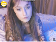 Webcamslut красиво мастурбирует