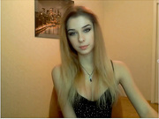 babygold33 ласкает себя в привате