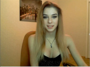 babygold33 ласкает себя в привате