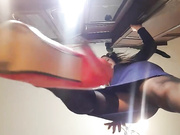 sladenkaya-fut-fetishistka-s-krasivymi-nojkami-sobralas-na-svidanie