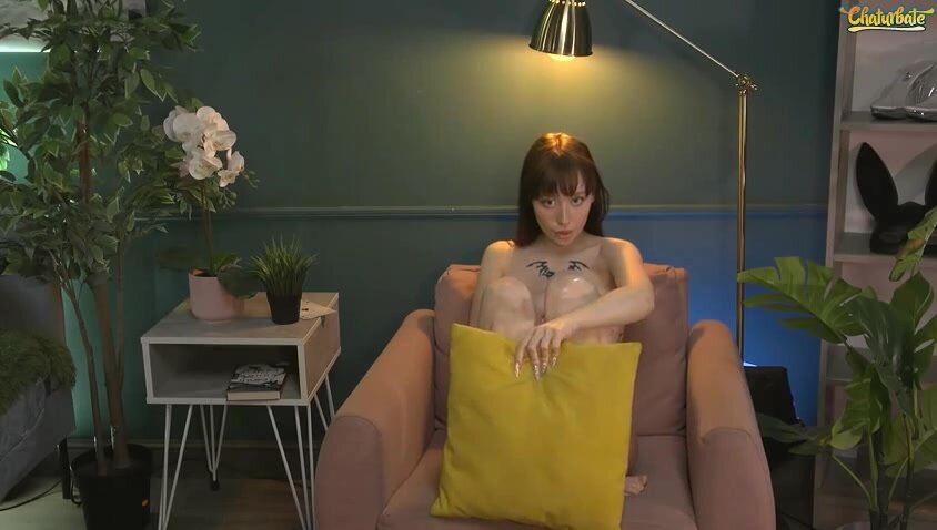 Ella_knockers