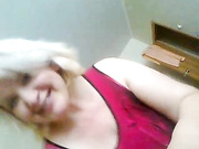 Послушная зрелая проститутка Оксана отсосала мне за 500 рублей