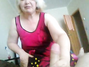 Послушная зрелая проститутка Оксана отсосала мне за 500 рублей