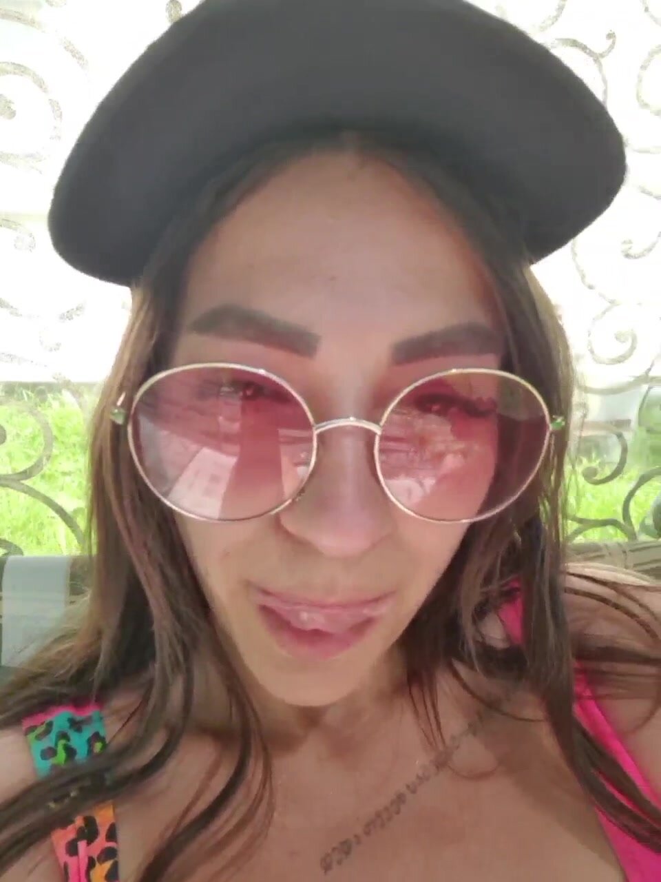 vipbrunetka