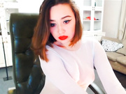 Малышка показала шоу мокрых сисек+крем на попку