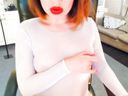 Малышка показала шоу мокрых сисек+крем на попку