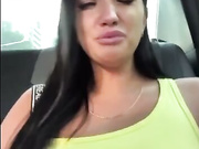 KROSHKA_N пытается не спалится в такси