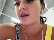 KROSHKA_n пытается сквиртануть в спортзале