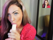 ASMR_LOVE посасывает дилдо