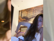 BadLi обнаженная на кровати-2