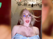 Likachkaa Отодвинула трусики рачком