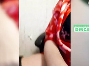 Alino4ka87 мамка отодвинула трусики и кончила сквиртом