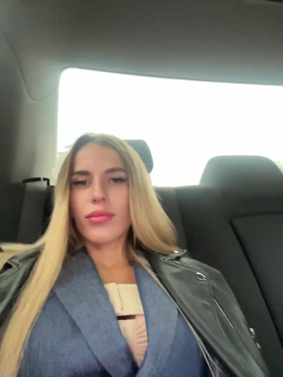 Blondinochkaa