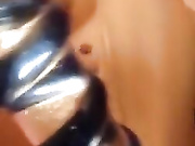 МОЛОДАЯ ДЕВКА.