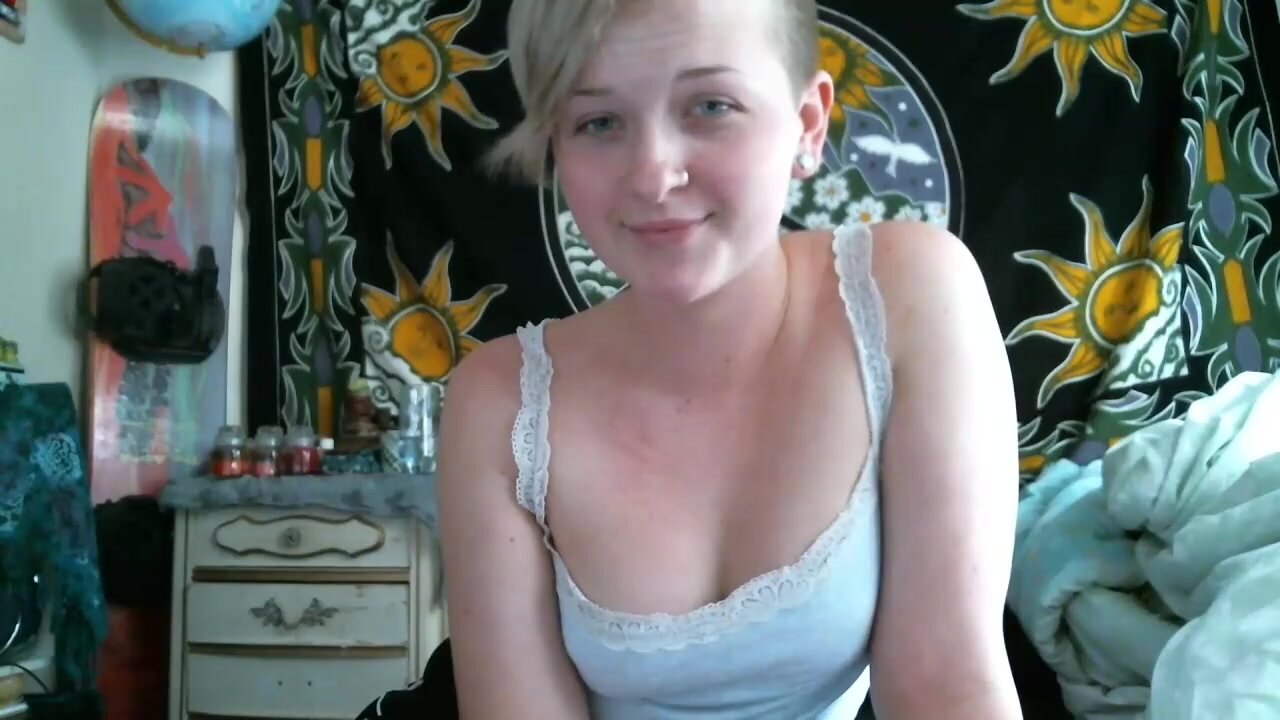 ДЕВИЦА ДРОЧИТ.