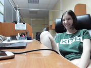 БРЮНЕТКА ДРОЧИТ.