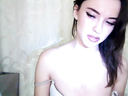 Sheridance показывает сиськи