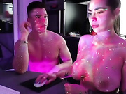 Mirbezumia ласкает член друга