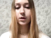 sweet-tea ,новая красотка трахает себя