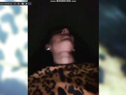 8Mercedes8 дрочит в туалете