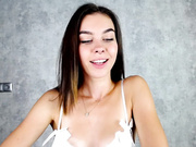 nika_lodge танцует