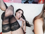 Why-Not-WMW - подружки маструбируют вдвоём