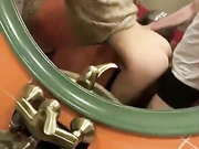 В ТУАЛЕТЕ КЛУБА