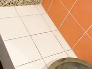 В ТУАЛЕТЕ КЛУБА