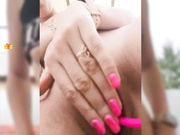 Vanilla_sexy шалит во дворе дома