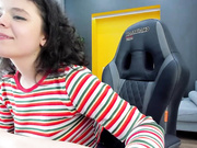 jennifer_bubble_gum