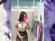 -Black-Mamba-в примерочной-2