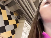 deva23 (показала парню свои труханы в туалете)