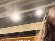 deva23 (показала парню свои труханы в туалете)