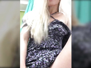 Milishanya стонет и ласкает себя