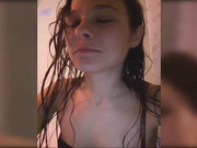 Valeriankaa в ванной с дилдо-2