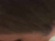 Леша пиздолиз лижет мои ножки и киску