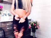 BlackAngel_рвет колготки на себе