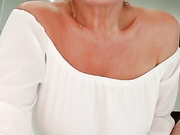 Онлайн-эровидеочат с Angelochek042 на BongaCams 2022-09-12 00_04