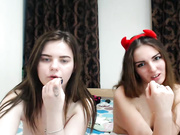 BarbaraLi с подругой