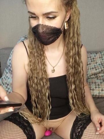 Онлайн-эровидеочат с PizzzzzdA на BongaCams 2023-01-05 08_36