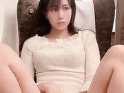 Японская девушка мастурбирует в Синкансене