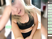 KisaKarolinka (Karolina-st) играет с вибрирующей игрушкой